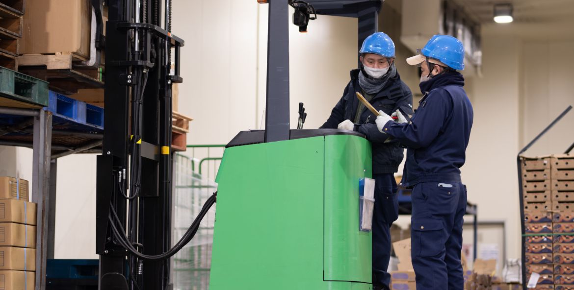 冷蔵倉庫内作業員・リフトオペレーター